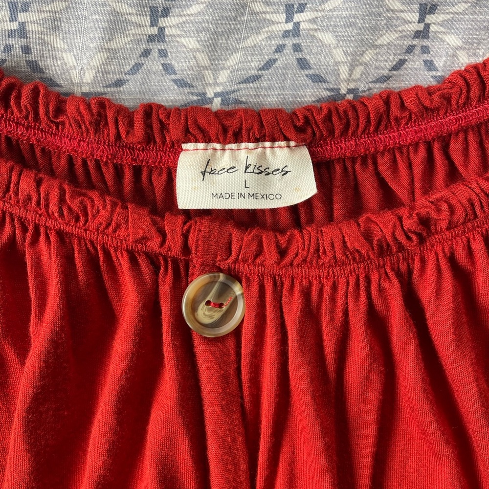 Red Top - Picture 3 of 5